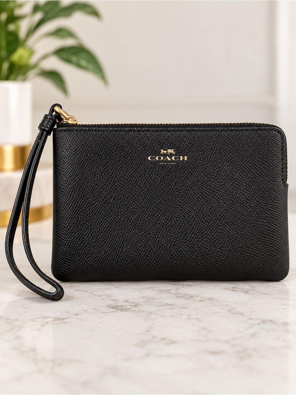 Coach Black Crossgrain Leather Corner Zip Wristlet with Gold Hardware EUC